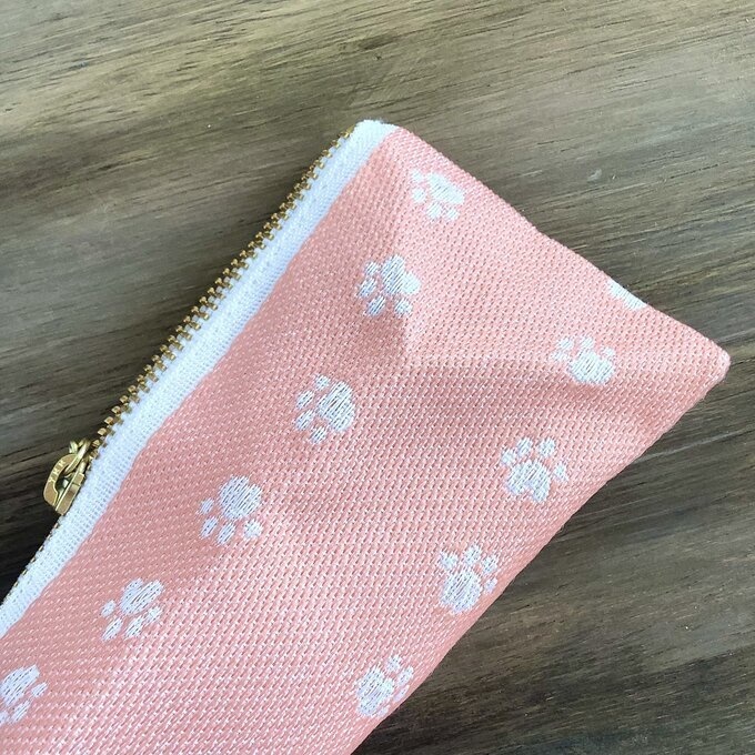 【足あと】 畳縁 テトラ型 ペンケース もも色 肉球 猫 犬 おうち時間