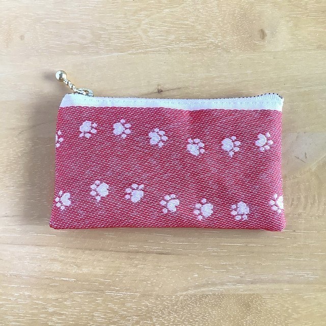 【足あと】畳縁 ぺたんこ カードケース 小銭入れ ミニポーチ いちご色 犬 猫