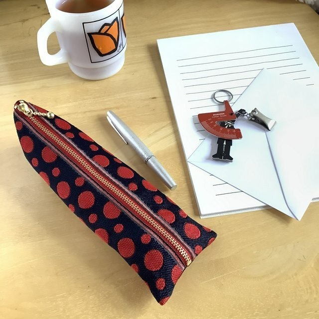 【草間弥生風?】畳縁 ぺたんこ ミニポーチ カードケース 小銭入れ 水玉 ドット