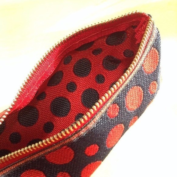【草間弥生風?】 畳縁 テトラ型 ペンケース 和風 ドット 赤