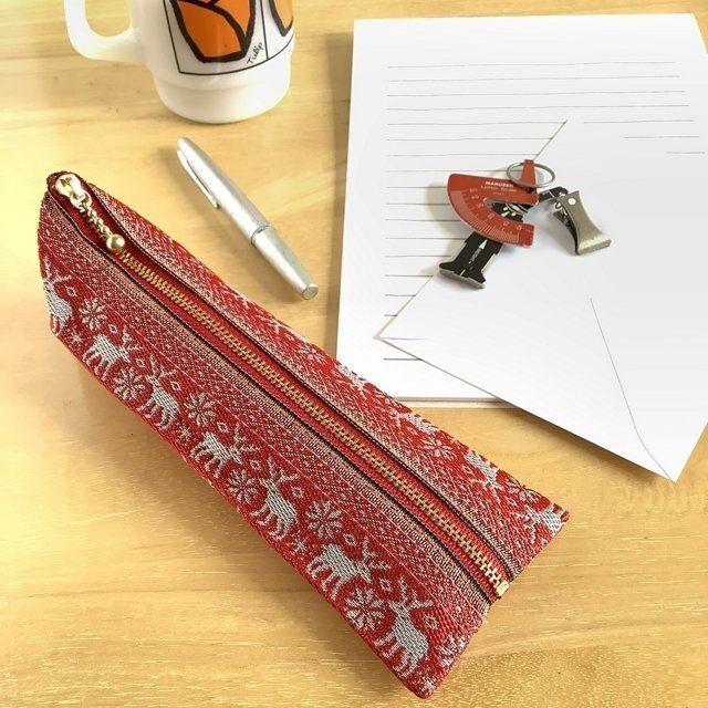 【ノルディック】畳縁 テトラ型 ペンケース 赤 トナカイ 北欧