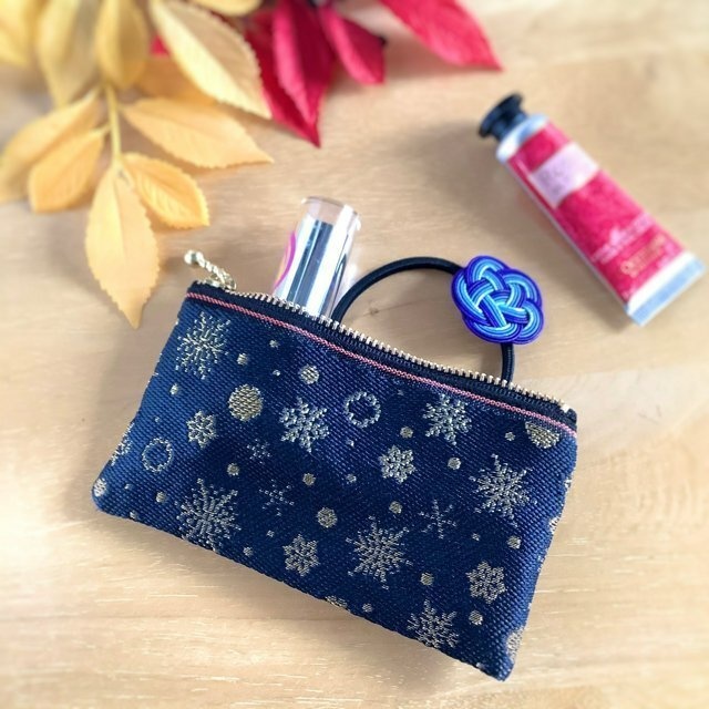 【六華】畳縁 ぺたんこ ミニポーチ カードケース 小銭入れ 紺 雪の結晶 クリスマス
