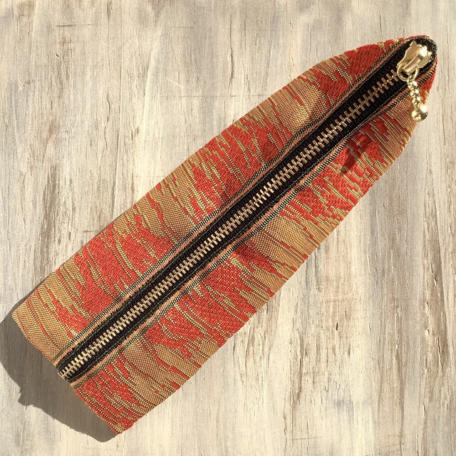 【炎】畳縁 テトラ型 ペンケース 夕焼け 金 オレンジ