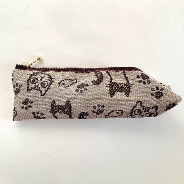 【猫 顔柄】畳縁 テトラ型 ペンケース 朽葉色 黄色