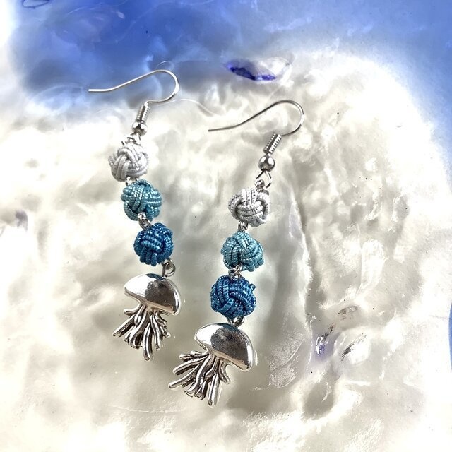 水引製 くらげ ピアス ジェリーフィッシュ メタルチャーム 青