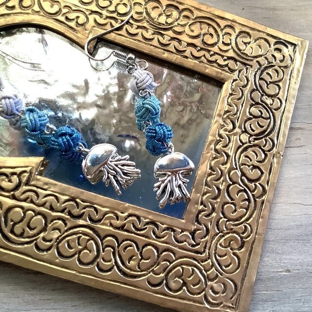 水引製 くらげ ピアス ジェリーフィッシュ メタルチャーム 青