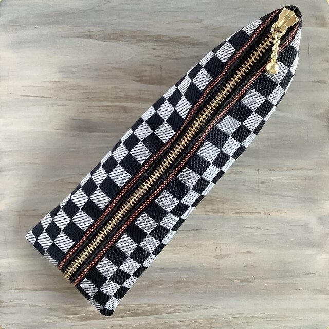 【市松模様】畳縁 テトラ型 ペンケース 黒 白