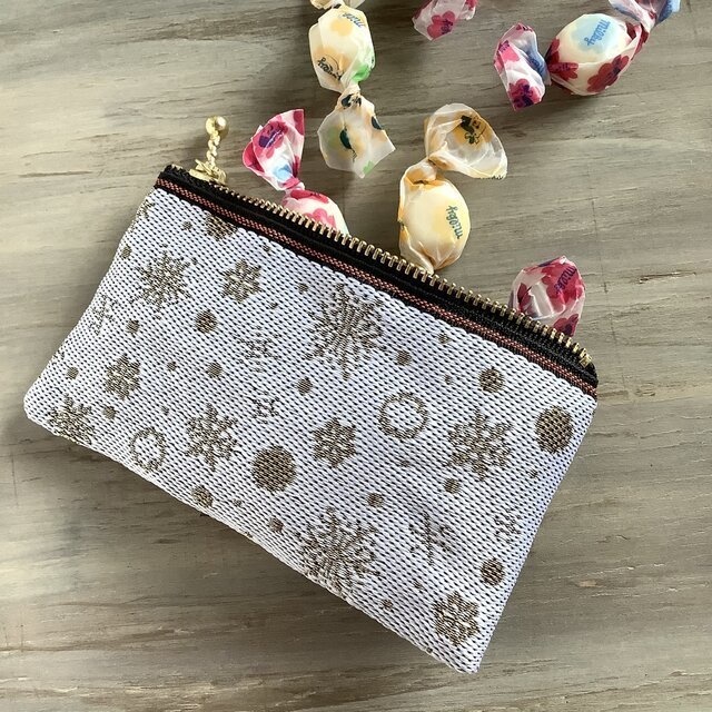 【六華】畳縁 ぺたんこ ミニポーチ カードケース 小銭入れ ホワイト ゴールド 雪の結晶 クリスマス