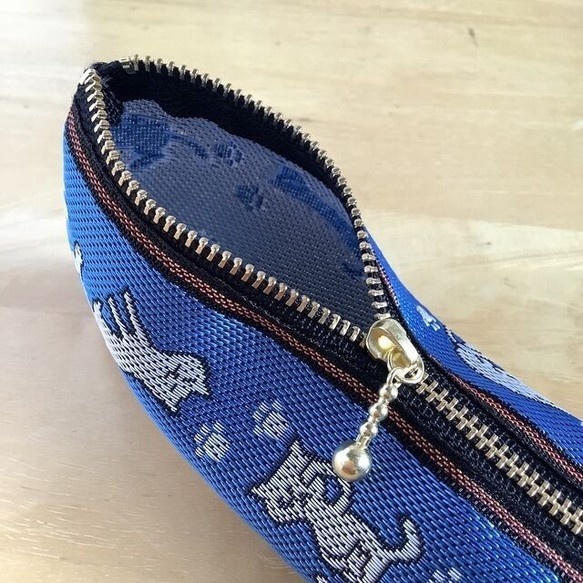 【ごろりん にゃんこ】畳縁 テトラ型 ペンケース 夜 猫 青色