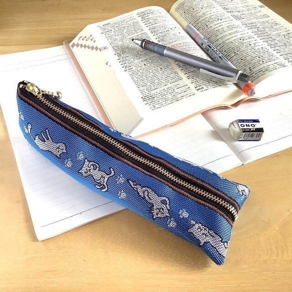 【ごろりん にゃんこ】畳縁 テトラ型 ペンケース 夜 猫 青色