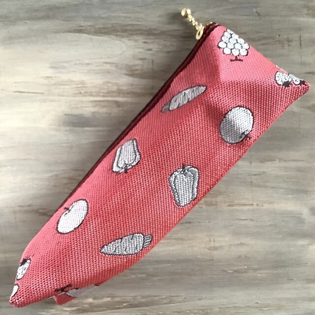 【野菜と果物】 畳のヘリ テトラ型 ペンケース 赤 フルーツ ベジタブル