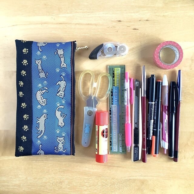 【いたずらにゃんこ】畳縁 幅広 ペンケース マスクケース 肉球 猫 足跡 和風 ポーチ