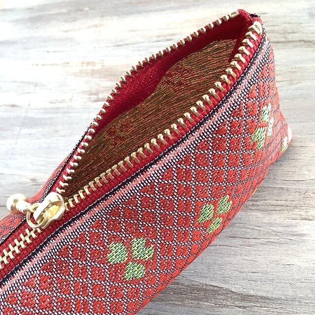 【クローバー】畳縁 テトラ型 ペンケース 四つ葉 赤 四葉