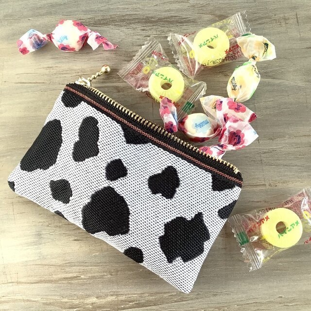 【牛柄】畳縁 ぺたんこ ミニポーチ カードケース 小銭入れ 和風 モノトーン 牛 白黒