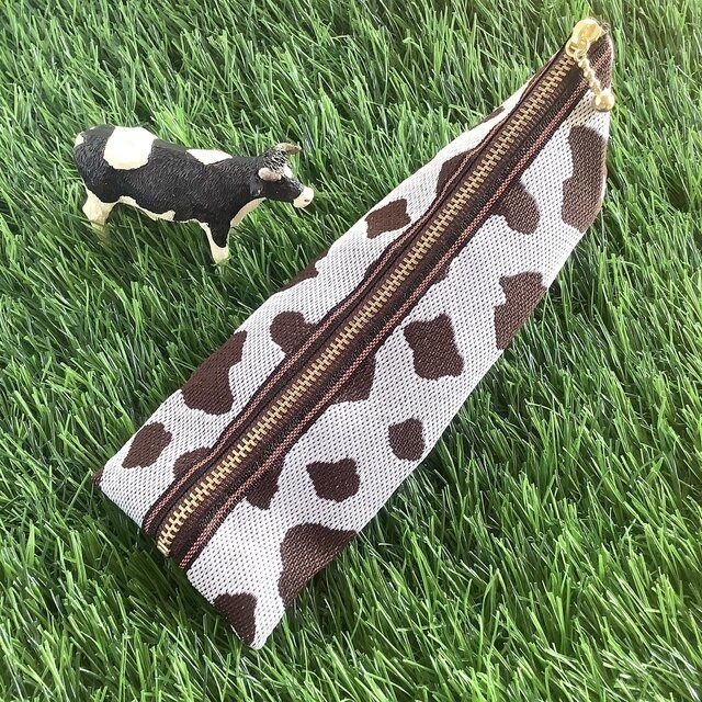 【珈琲牛】畳縁 テトラ型 ペンケース 和風 ホルスタイン 乳牛 焦げ茶 コーヒーミルク