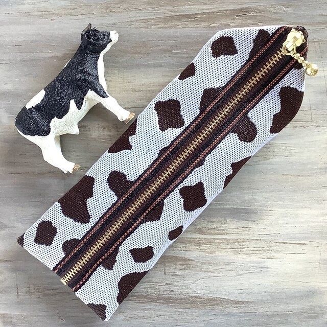 【珈琲牛】畳縁 テトラ型 ペンケース 和風 ホルスタイン 乳牛 焦げ茶 コーヒーミルク