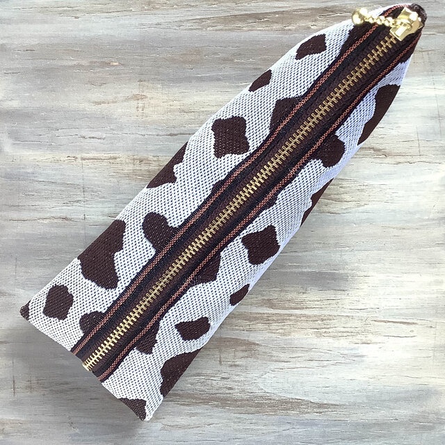 【珈琲牛】畳縁 テトラ型 ペンケース 和風 ホルスタイン 乳牛 焦げ茶 コーヒーミルク