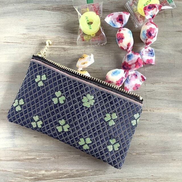 【クローバー】畳縁 ぺたんこ ミニポーチ カードケース 小銭入れ 紺 和風 四葉