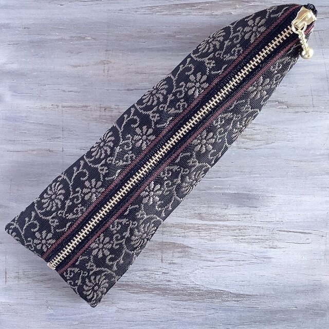 【花唐草】畳縁 テトラ型 ペンケース 和風 レトロ 更紗 シック こげ茶