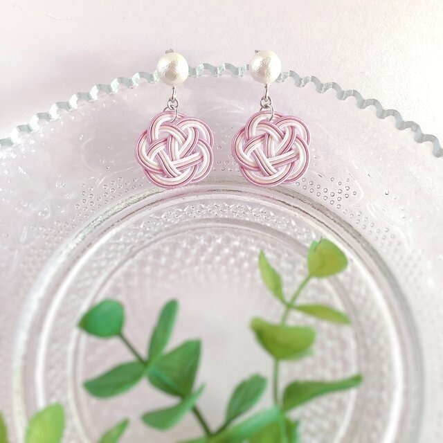 【紫雲】水引 お花とコットンパール ピアス 藤色 パープル ゆらゆら