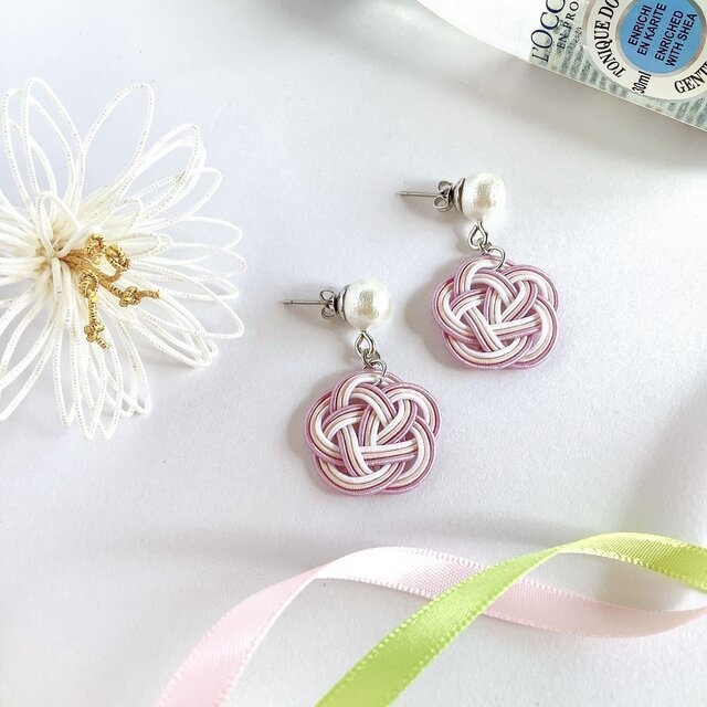 【紫雲】水引 お花とコットンパール イヤリング 藤色 パープル ゆらゆら