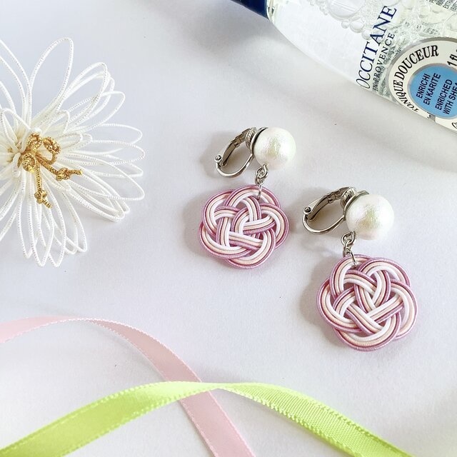 【紫雲】水引 お花とコットンパール イヤリング 藤色 パープル ゆらゆら