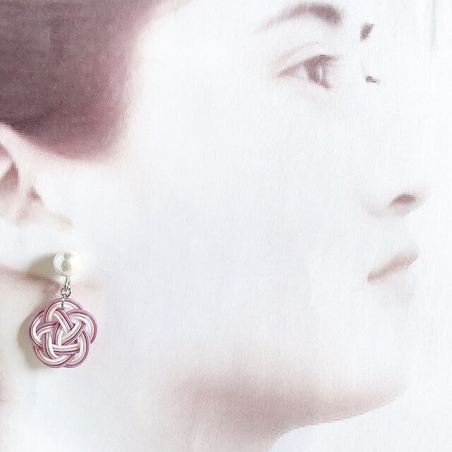 【紫雲】水引 お花とコットンパール イヤリング 藤色 パープル ゆらゆら