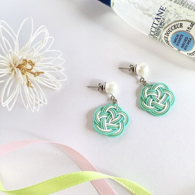 【五月待つ】水引 お花とコットンパール イヤリング 薄荷 ミント ゆらゆら