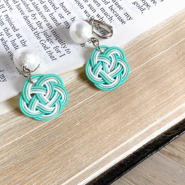 【五月待つ】水引 お花とコットンパール イヤリング 薄荷 ミント ゆらゆら
