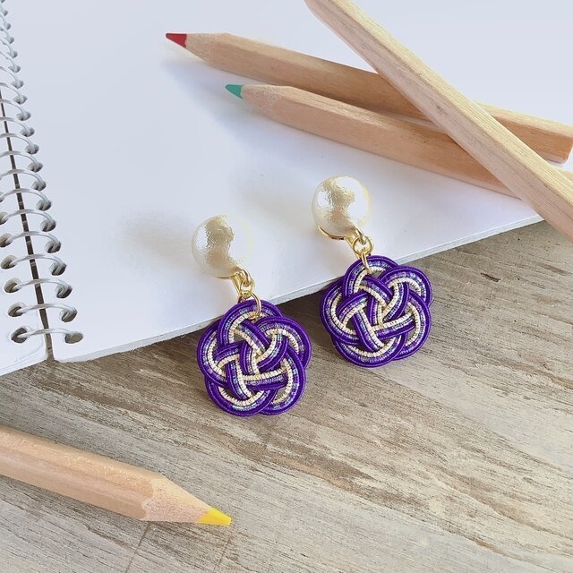 【朧月夜】水引　お花とコットンパール　イヤリング　紺　金　ゆらゆら