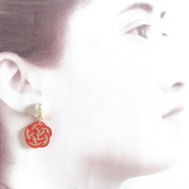 【あかねさす】水引 お花とコットンパール イヤリング 赤 紅 金 ゆらゆら