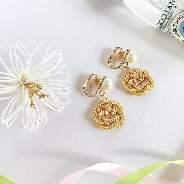 【山吹】水引 お花とコットンパール イヤリング 黄色 和風 ゆらゆら