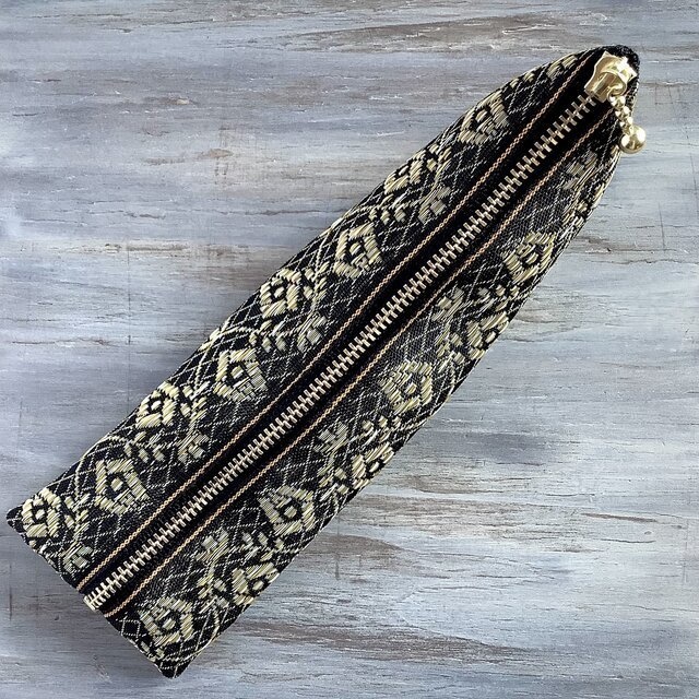 【レトロな薔薇】畳縁 テトラ型 ペンケース 和風 レトロ シック 黒 金 アンティーク