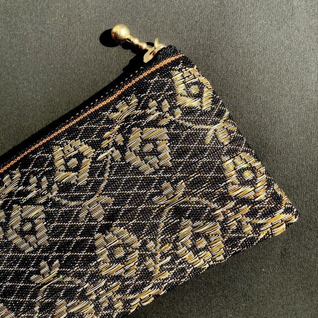 【レトロな薔薇】畳縁 テトラ型 ペンケース 和風 レトロ シック 黒 金 アンティーク