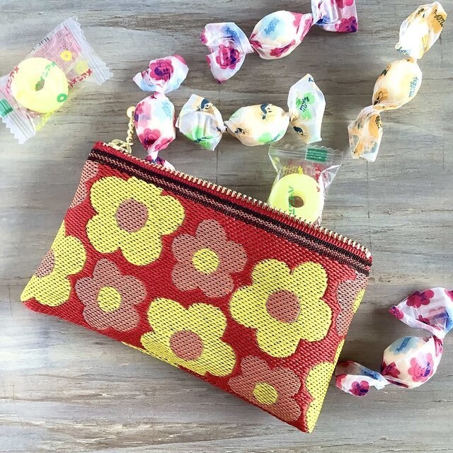 【レトロポップ　花柄】畳縁　ぺたんこ　ミニポーチ　カードケース　小銭入れ　赤橙色　大人可愛い