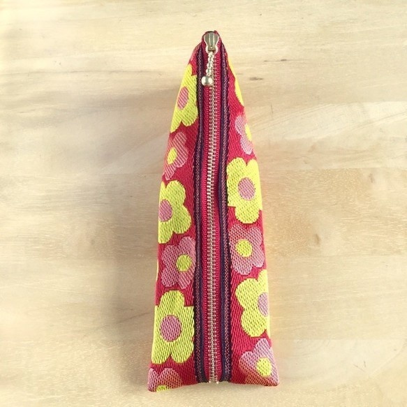 【レトロポップ 花柄】畳縁 テトラ型 ペンケース 赤橙色 大人可愛い