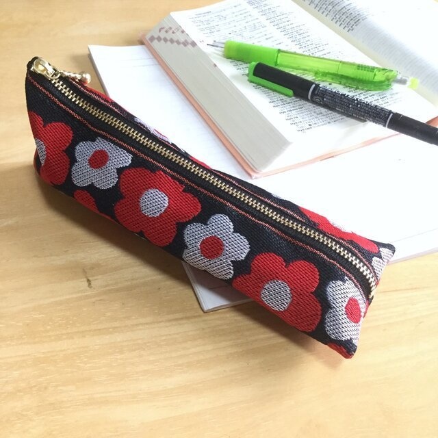 【レトロポップ 花柄】畳縁 ぺたんこ ミニポーチ カードケース 小銭入れ 赤黒 大人可愛い