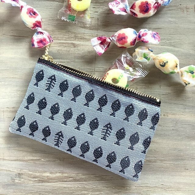 【お魚】畳縁 ぺたんこ ミニポーチ カードケース 小銭入れ さかな 空 水色