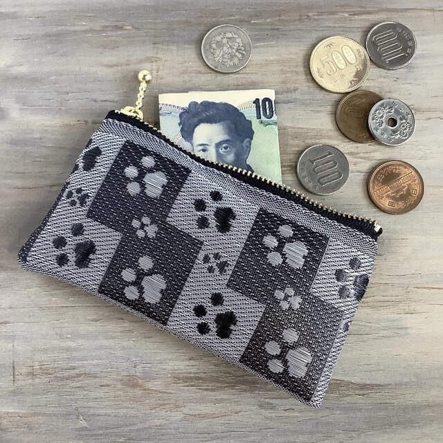 【肉球】畳縁 テトラ型 ペンケース 黒 グレー モノトーン 犬 猫 足あと