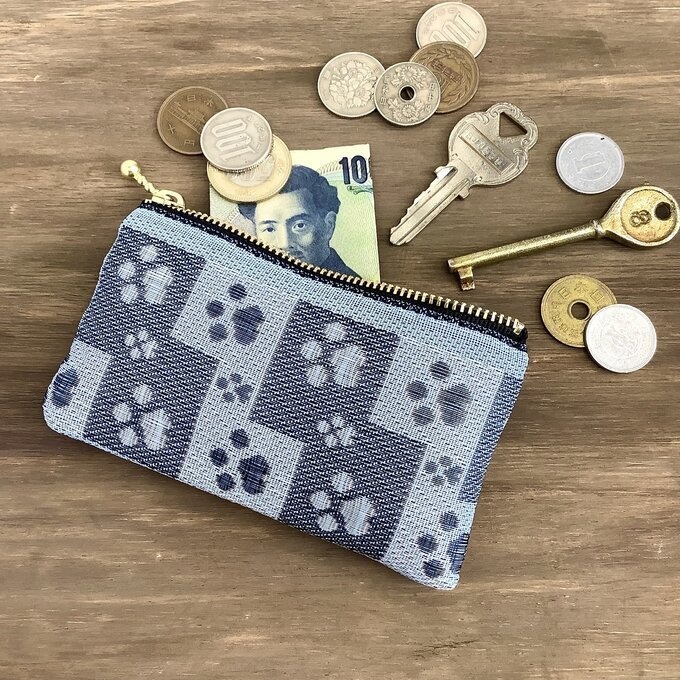 【肉球】畳縁 ぺたんこ ミニポーチ カードケース 小銭入れ 足あと ブルー 水色 犬 猫