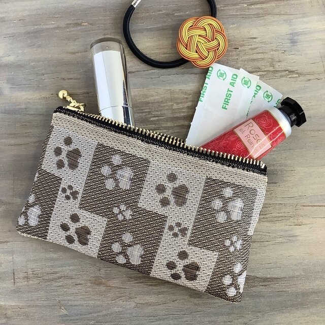 【肉球】畳縁 ぺたんこ ミニポーチ カードケース 小銭入れ 足あと 茶色 ベージュ 犬 猫