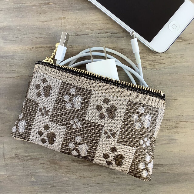 【肉球】畳縁 ぺたんこ ミニポーチ カードケース 小銭入れ 足あと 茶色 ベージュ 犬 猫