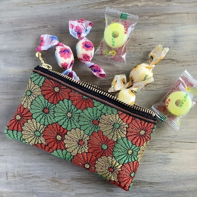 【菊花】畳縁 ぺたんこ ミニポーチ カードケース 小銭入れ 和風 赤 金 緑 クリスマスカラー デイジー