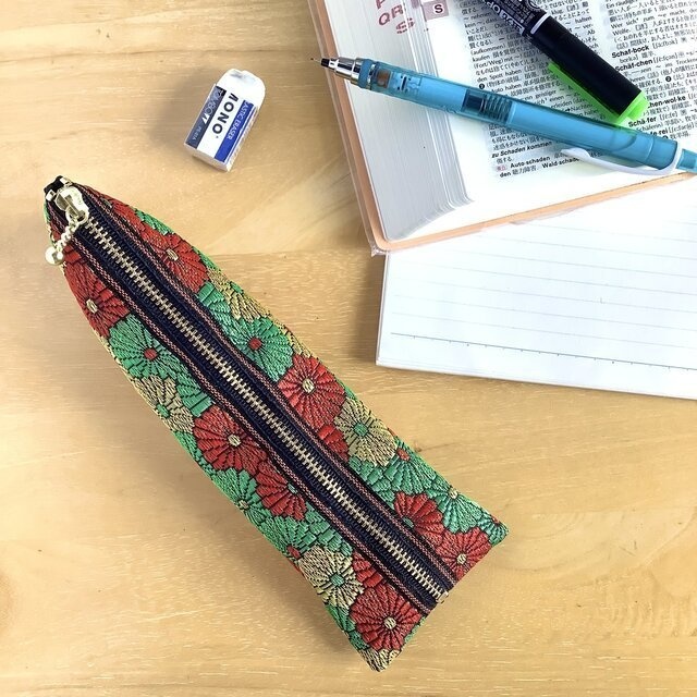 【菊花】畳縁 ぺたんこ ミニポーチ カードケース 小銭入れ 和風 赤 金 緑 クリスマスカラー デイジー