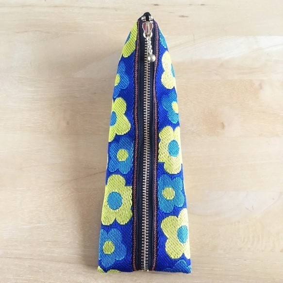 【レトロポップ 花柄】畳縁 テトラ型 ペンケース ブルー 青 おうち時間