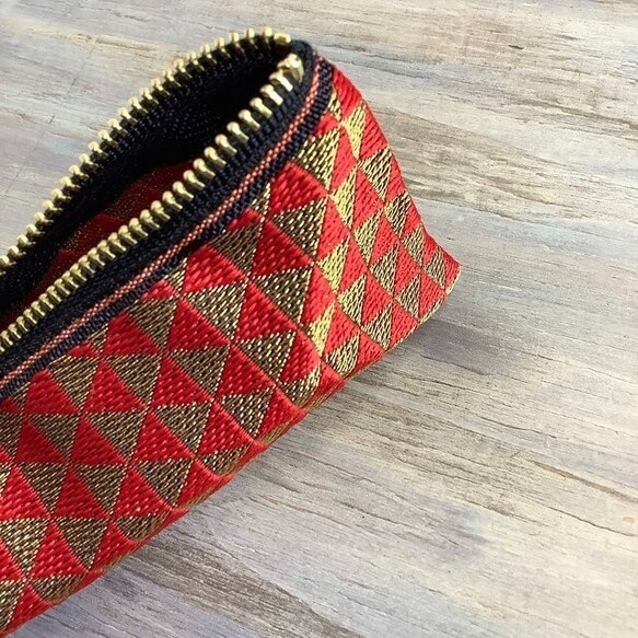 【鱗模様】畳縁 ぺたんこ 小銭入れ ミニポーチ カードケース クリスマスカラー 幾何学模様 赤 金 三角