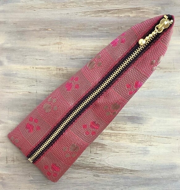 【肉球】畳縁 テトラ型 ペンケース 赤 犬 猫 足あと