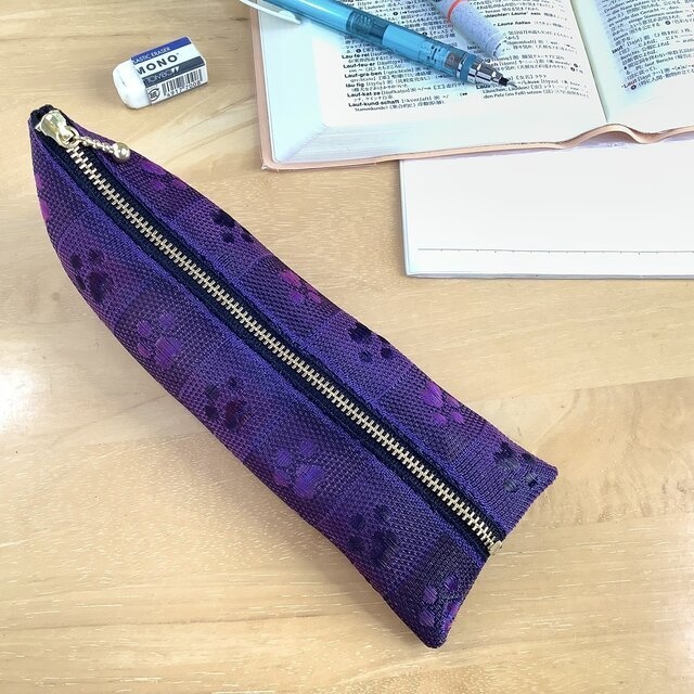 【肉球】畳縁 ぺたんこ ミニポーチ カードケース 小銭入れ すみれ色 足あと 紫 犬 猫