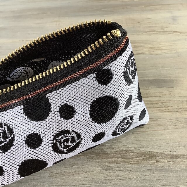 【雪の黒薔薇】畳縁 テトラ型 ペンケース モノトーン ばら 白 黒 水玉 ドット