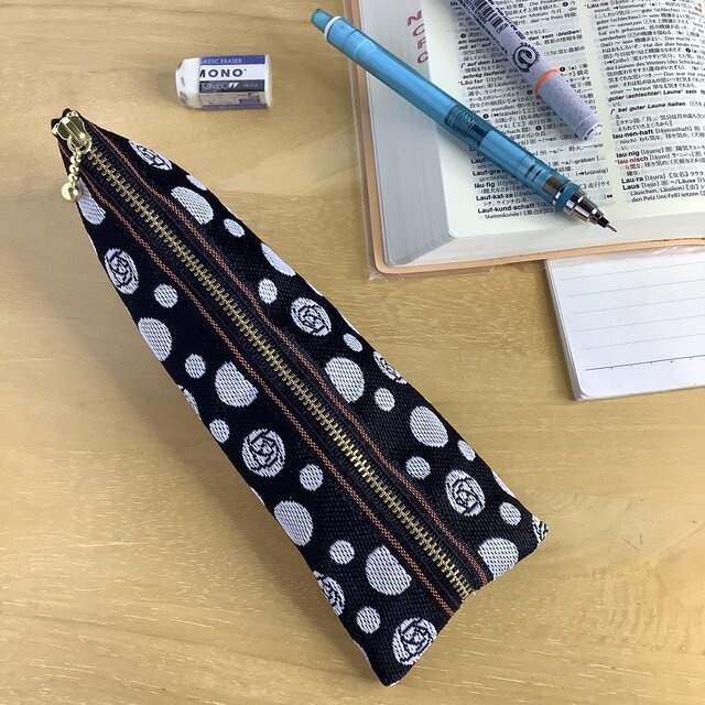 【夜の白薔薇】畳縁 ぺたんこ ミニポーチ カードケース 小銭入れ モノトーン ばら 白 黒 水玉 ドット